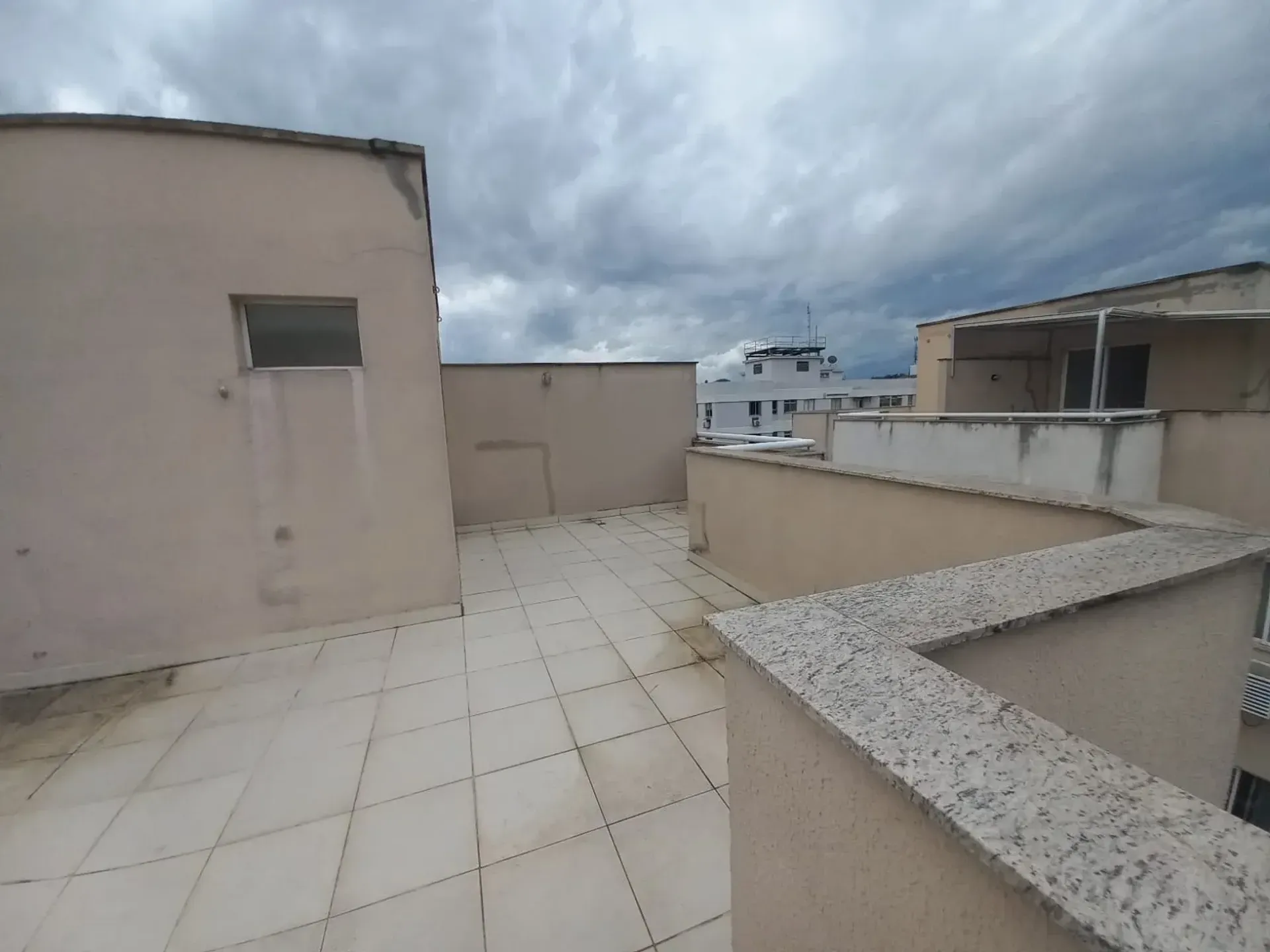3-bedroom 3-bath apartment with 1 parking space — photo 22
