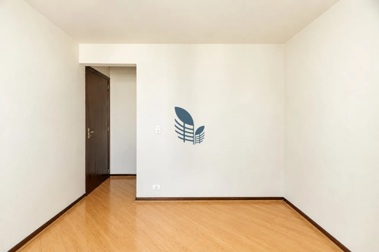 Apartment on the 15th floor with wood or laminate floors — photo 14