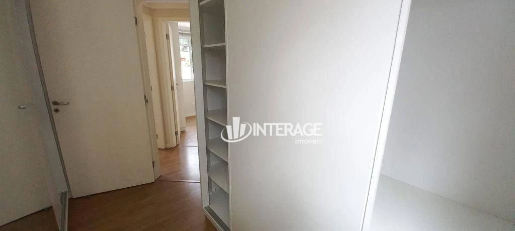 3-bedroom apartment with wood or laminate floors in Curitiba — photo 10