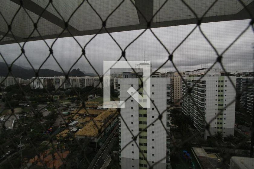 Furnished 4-bedroom apartment with 245 m² and glass balcony — photo 20