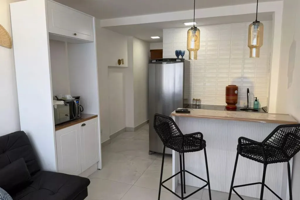 Unfurnished apartment with no parking, 1 bed 1 bath — photo 2