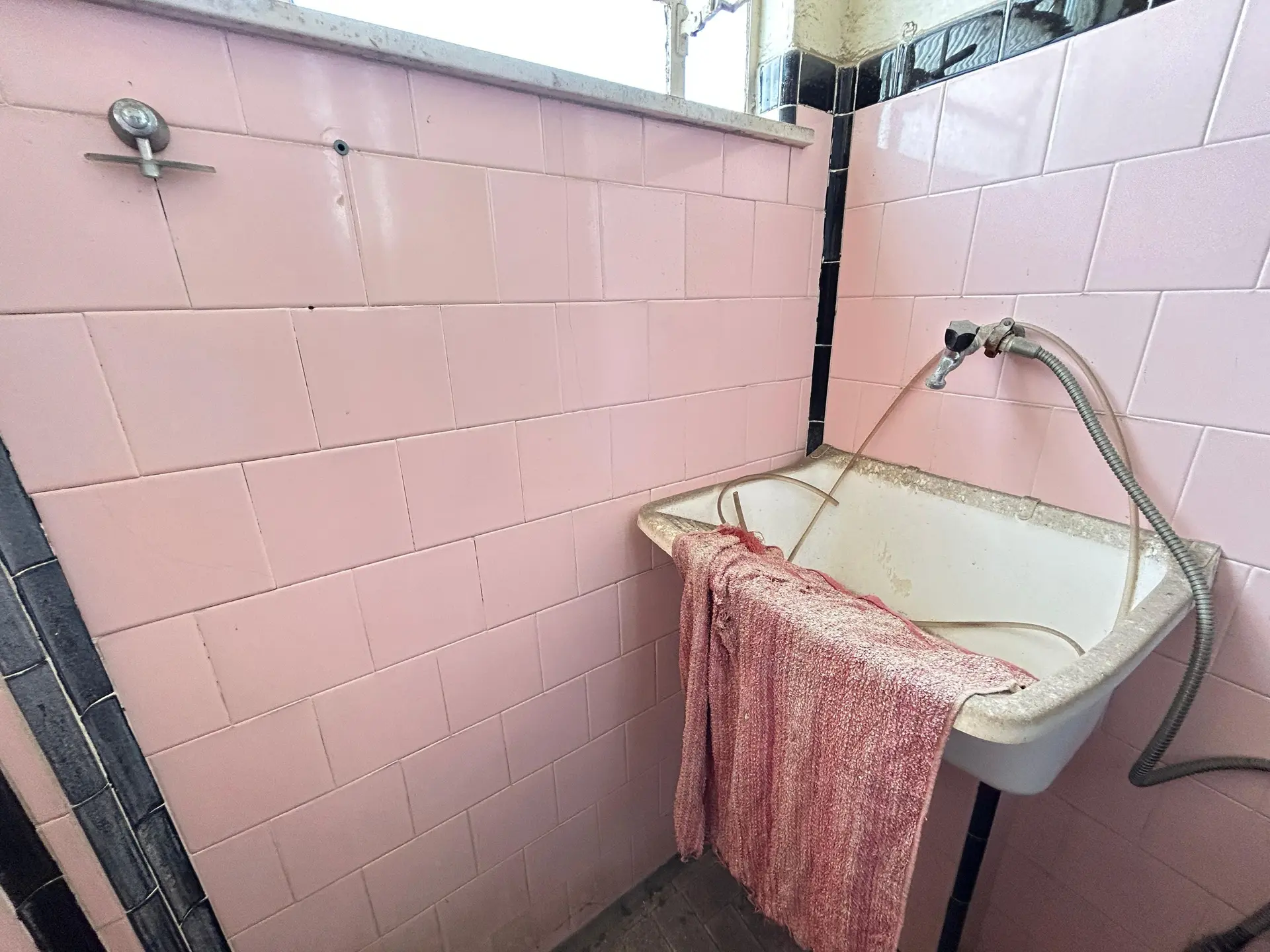 Apartamento sin amueblar con 1 dormitorio y suelo cerámico — photo 19