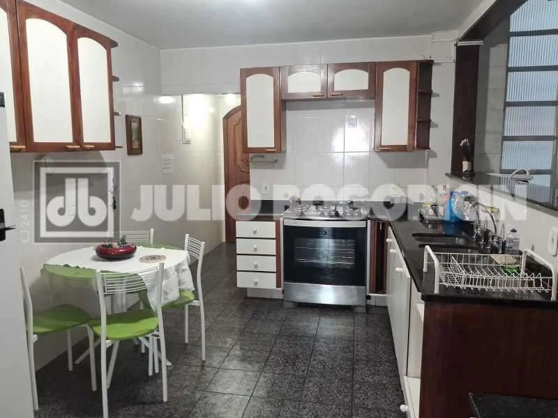 4-bedroom apartment with gas kitchen and 224 m² — photo 15