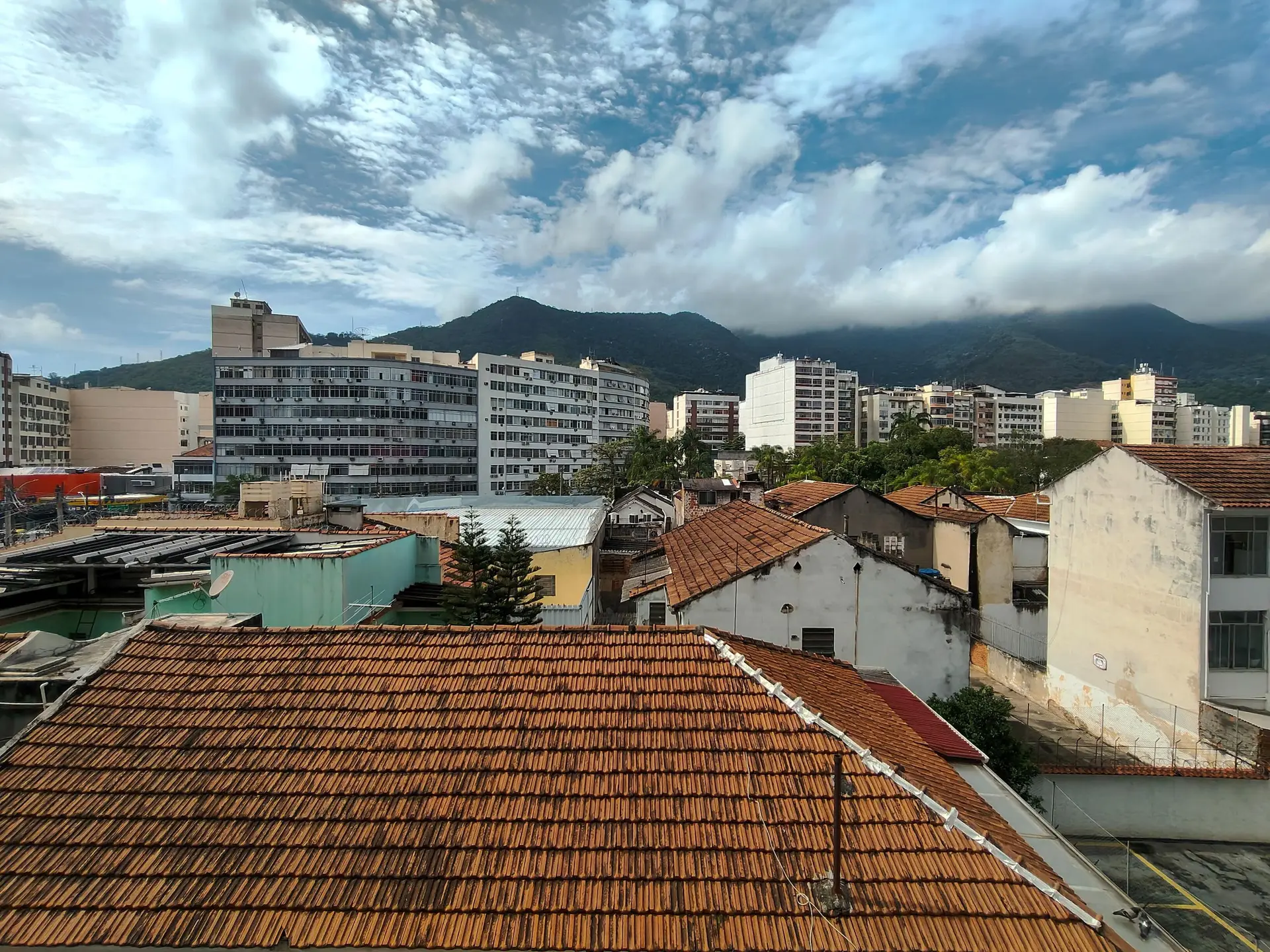 2-bedroom apartment with a mountain view in Rio de Janeiro — photo 26
