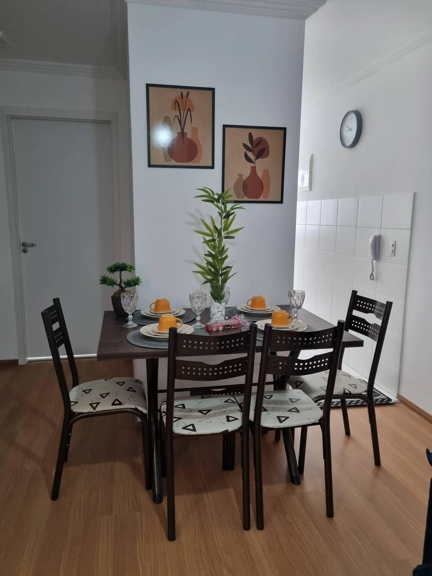 Furnished 2-bedroom apartment with a gas stove — photo 7