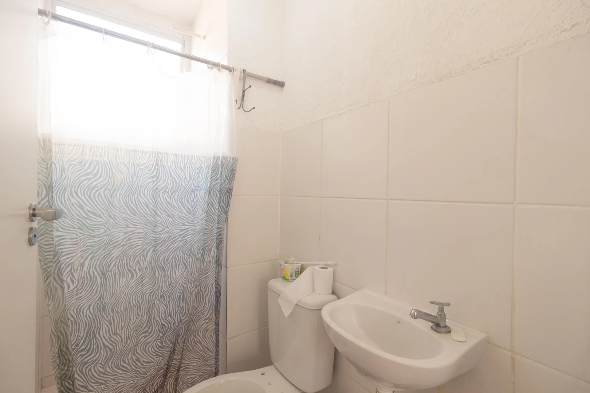 Furnished apartment with 2 bedrooms and an open kitchen — photo 32