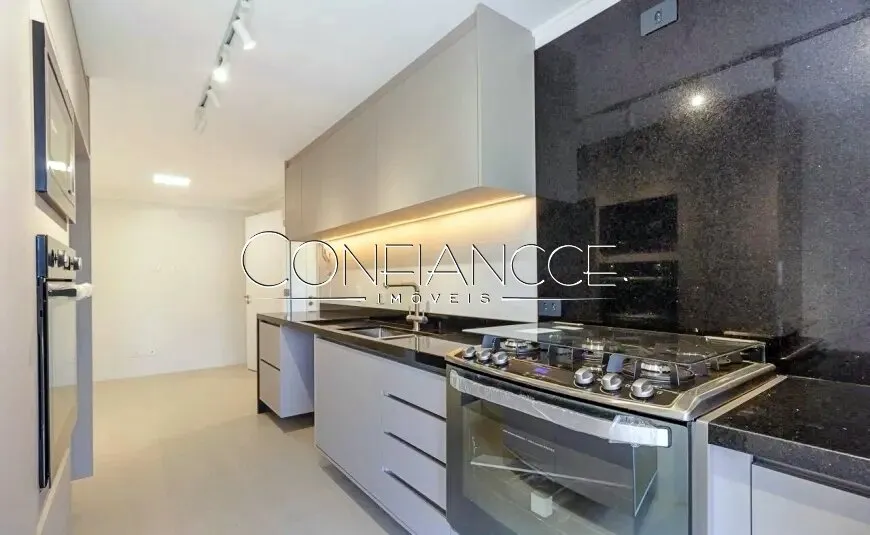 Apartment with 4 bedrooms and 2 en-suite suites — photo 17
