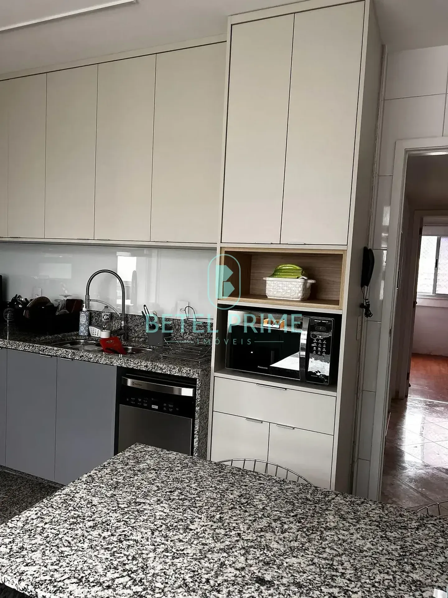 Unfurnished 3-bedroom rental apartment with a balcony — photo 21
