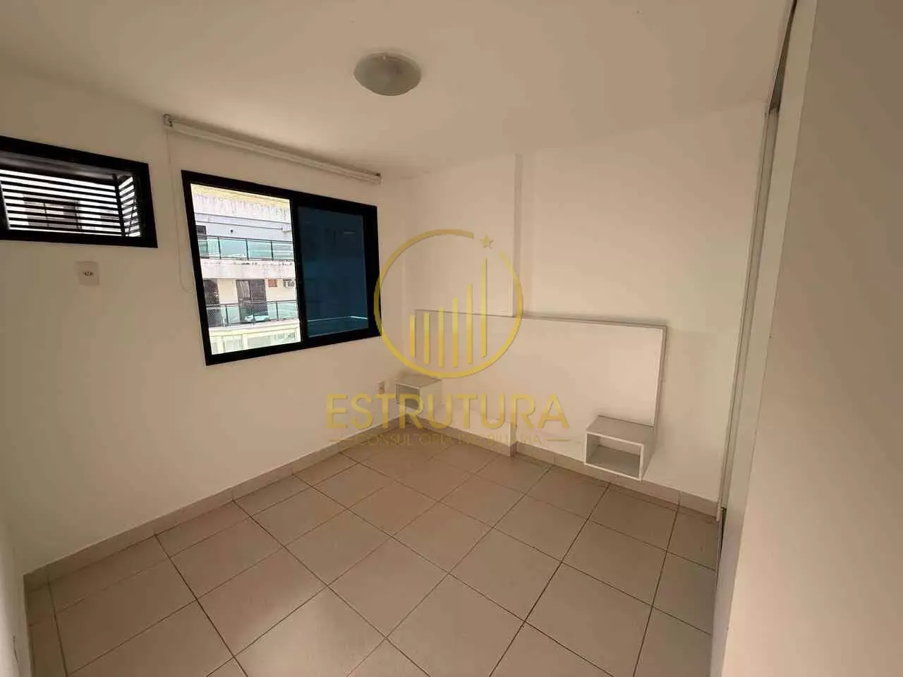Rental apartment with 2 bedrooms and a balcony — photo 11
