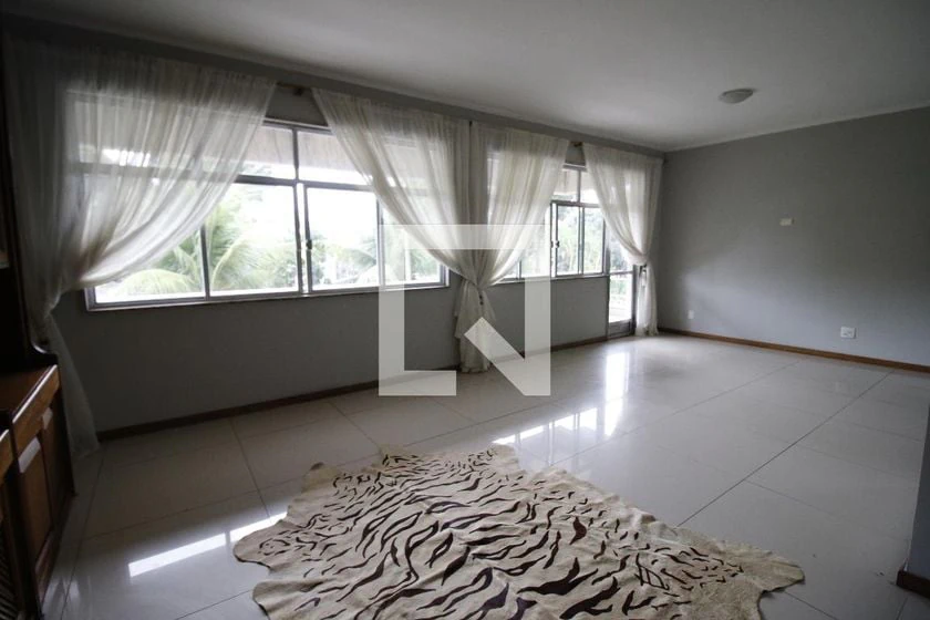 Condominium house with a balcony and private garden — photo 23