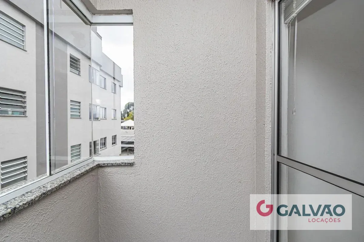 3-bedroom apartment with a glass-enclosed balcony — photo 3