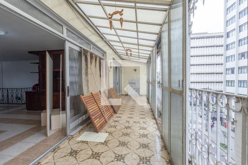 Apartamento com 4 quartos, cozinha com fogão a gás e varanda — photo 40