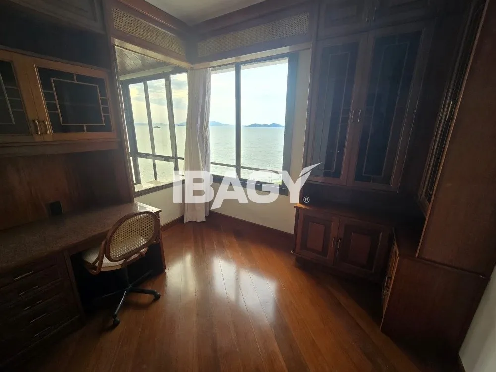 Furnished 512 m² apartment with a enclosed balcony — photo 9