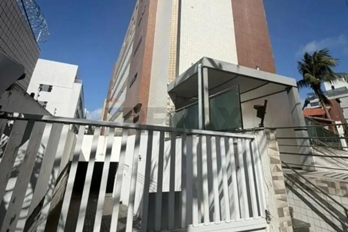 Furnished 3-bedroom apartment with windows on water — photo 17