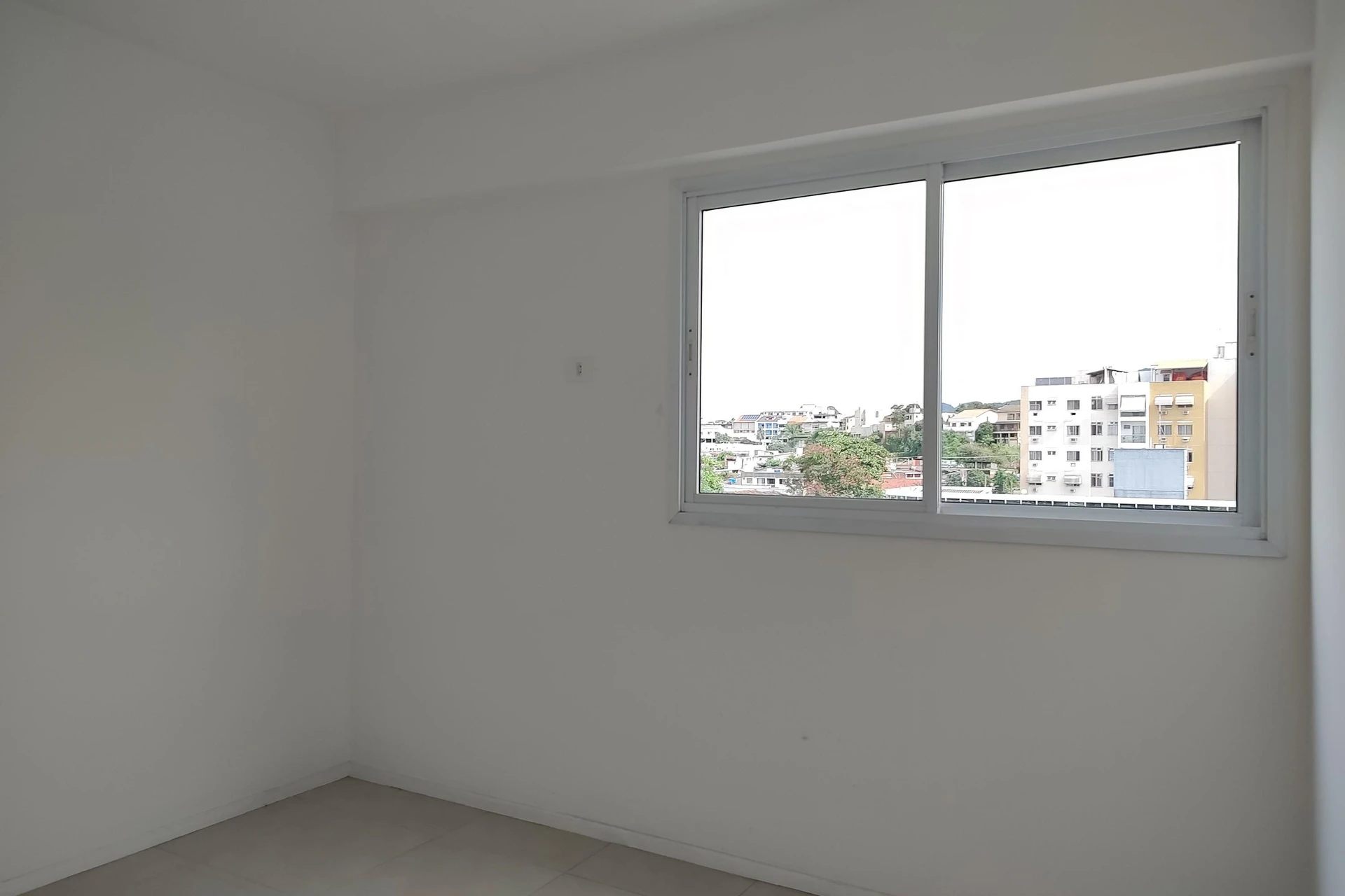 Apartamento sem mobília com 2 quartos e varanda — photo 46