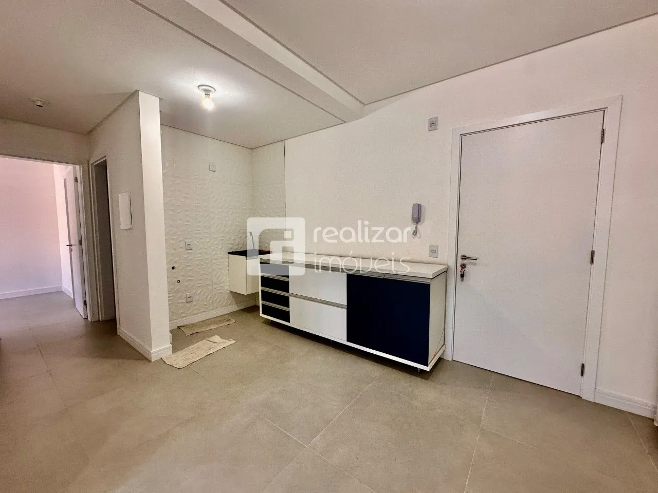 Furnished 2-bedroom apartment with integrated kitchen