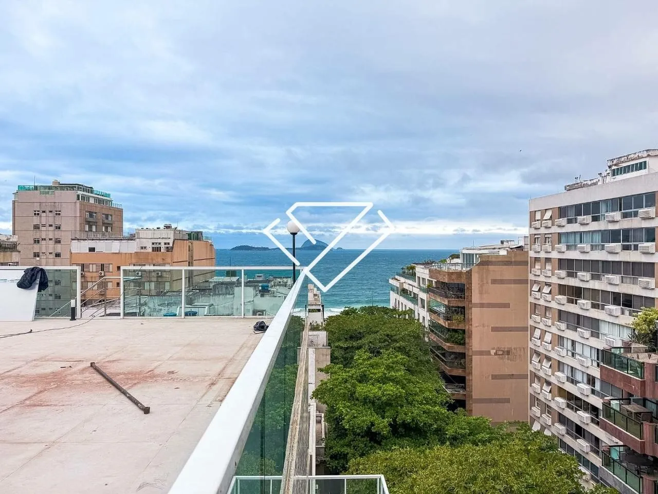 Water view in a 3-bedroom apartment, 660 m² — photo 35