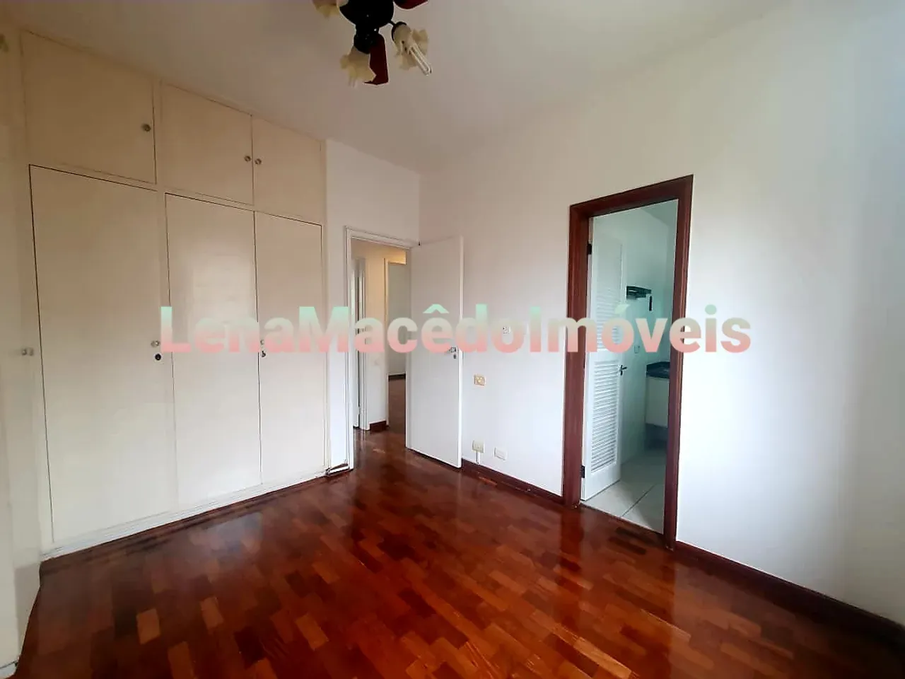 4-bedroom apartment with balcony and 1 parking space — photo 25