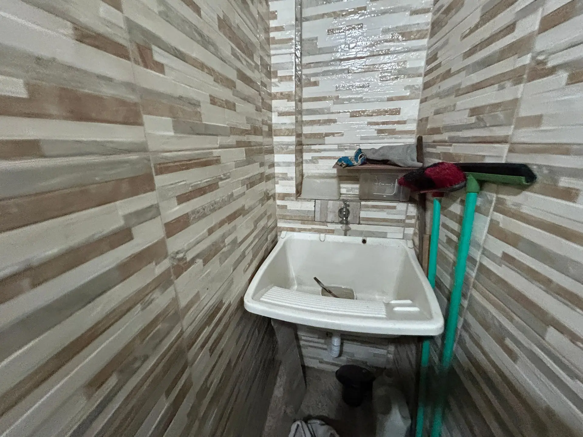 Rental house with 2 en-suite bedrooms and balcony — photo 33