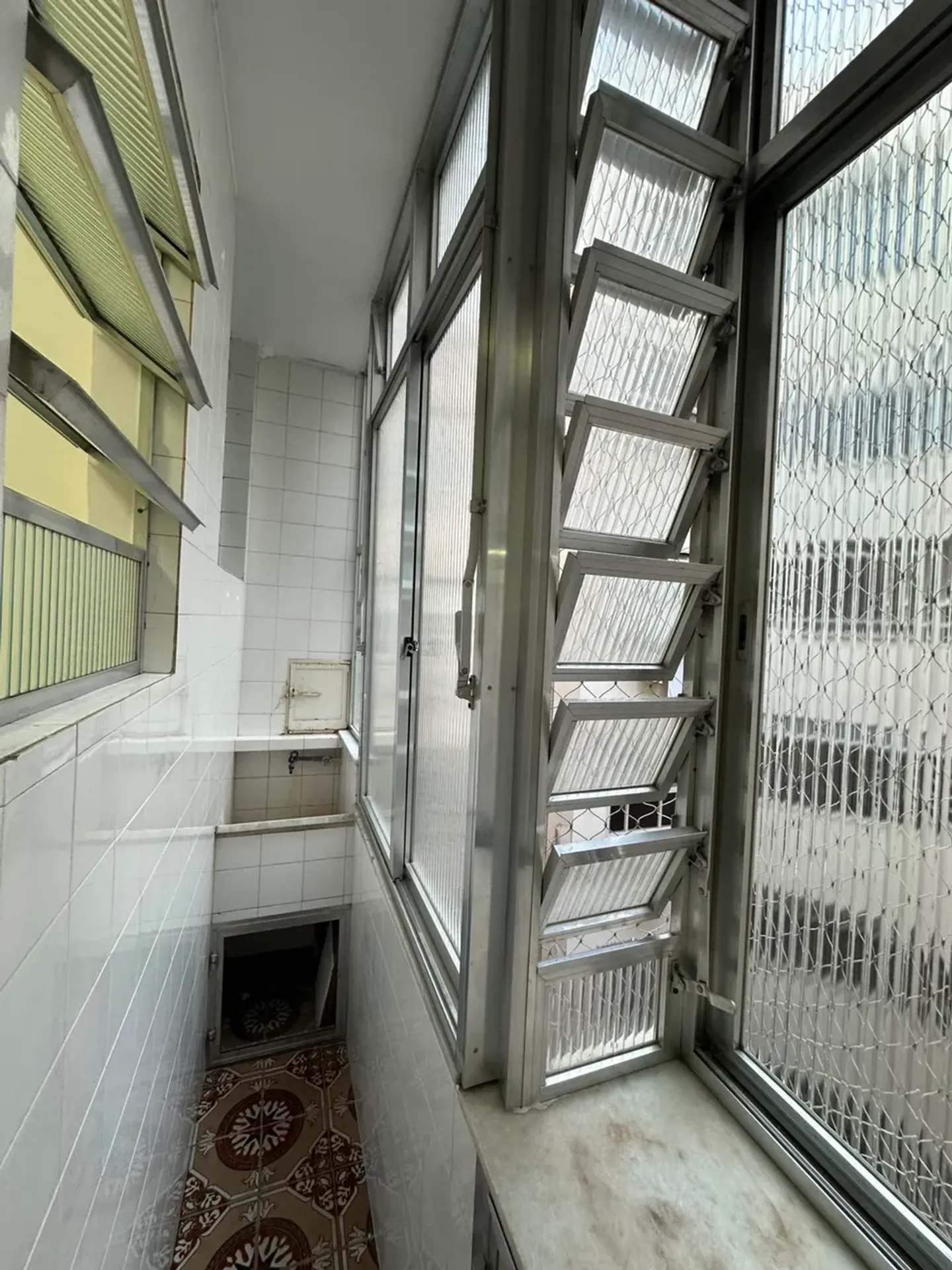 Apartment with 2 bedrooms, 2 bathrooms and balcony — photo 37