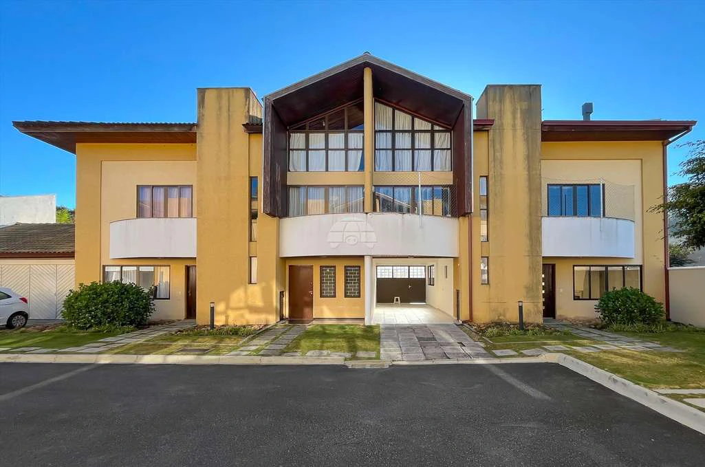 House in a gated community with 5 bedrooms — photo 2