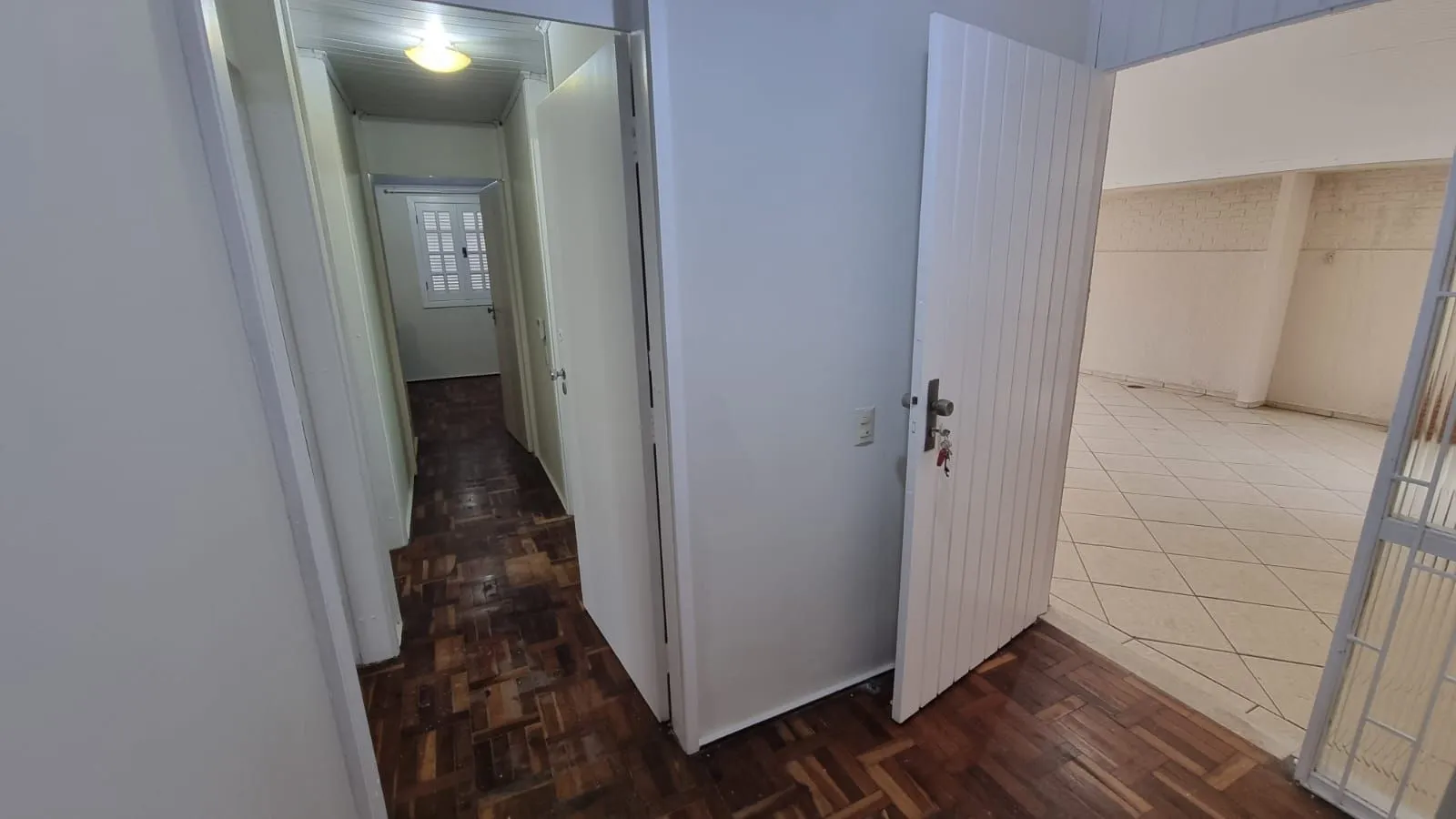 Casa de 4 dormitorios, 2 con baño propio, 220 m², Curitiba — photo 17