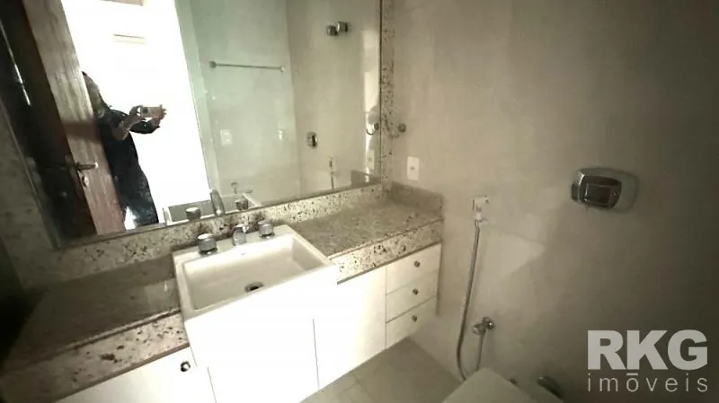 Rental apartment with 4 bedrooms and 5 bathrooms — photo 12