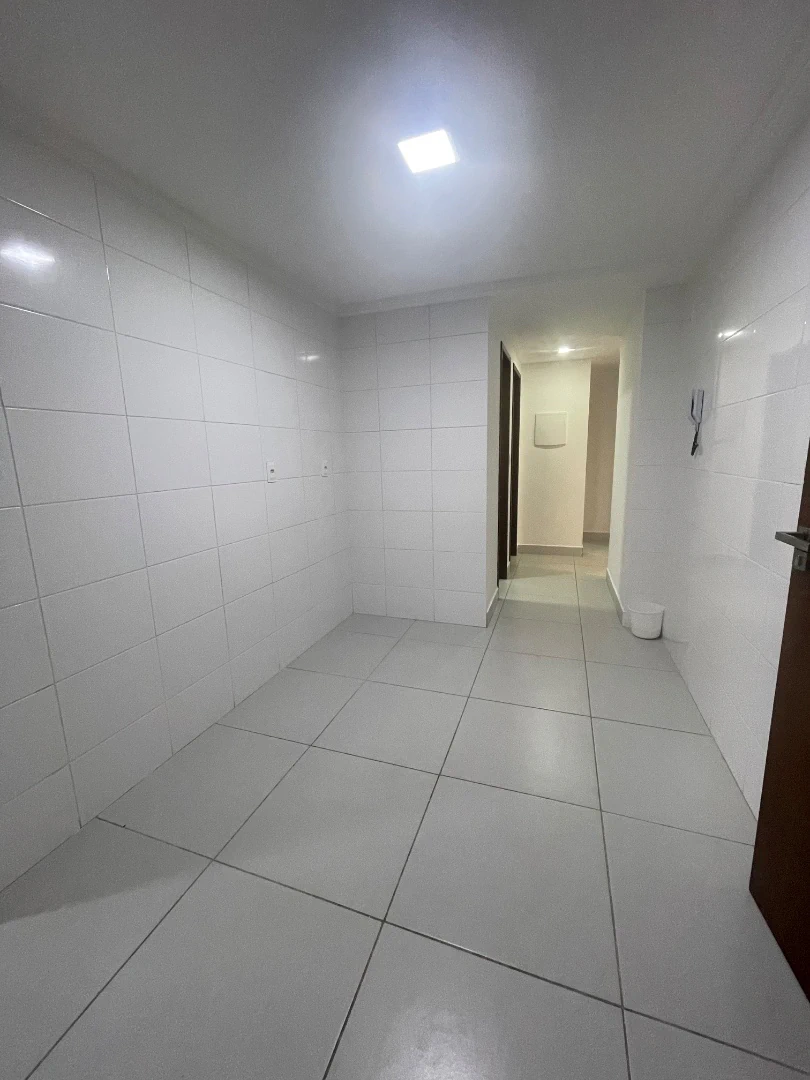 4-bedroom apartment in a building with a sauna — photo 21