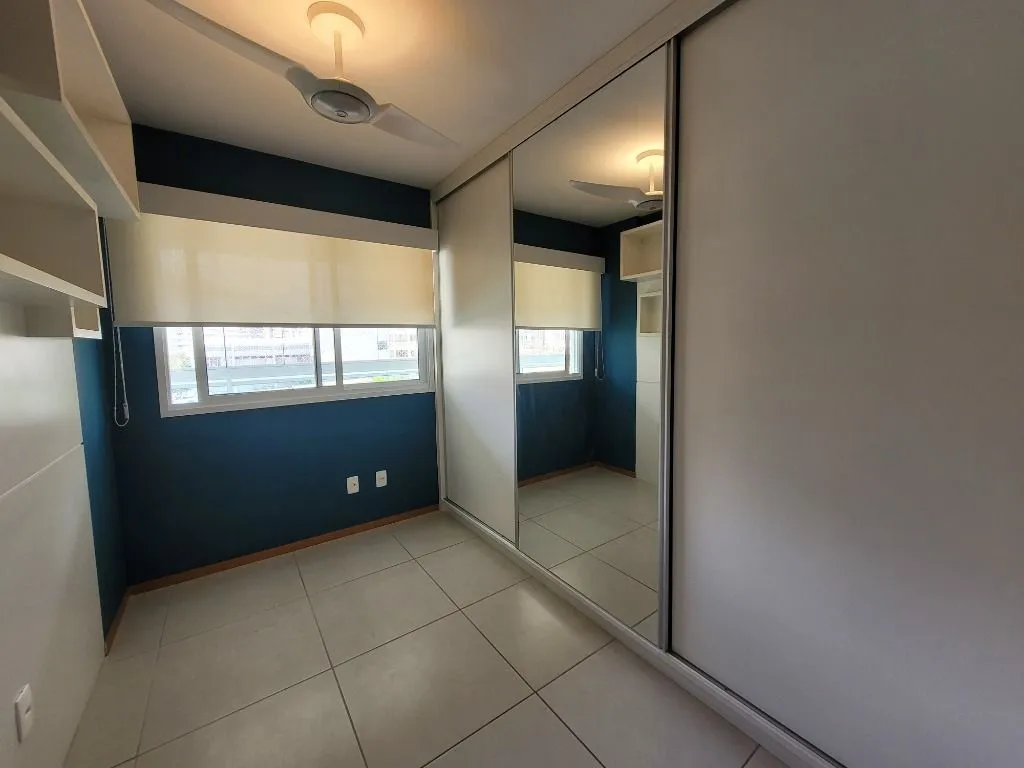 Glass-enclosed balcony in a 3-bedroom apartment, 108 m² — photo 7