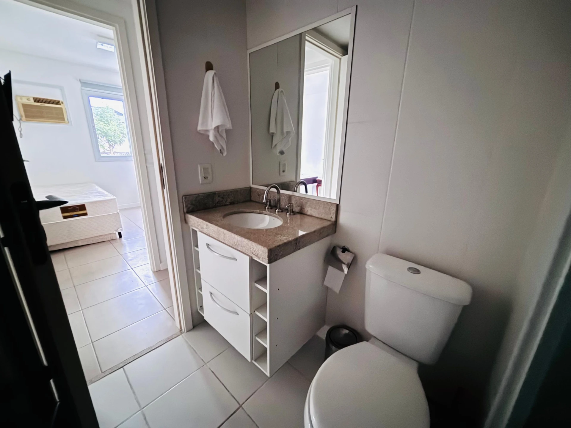 Furnished 2-bedroom apartment with separate kitchen — photo 20