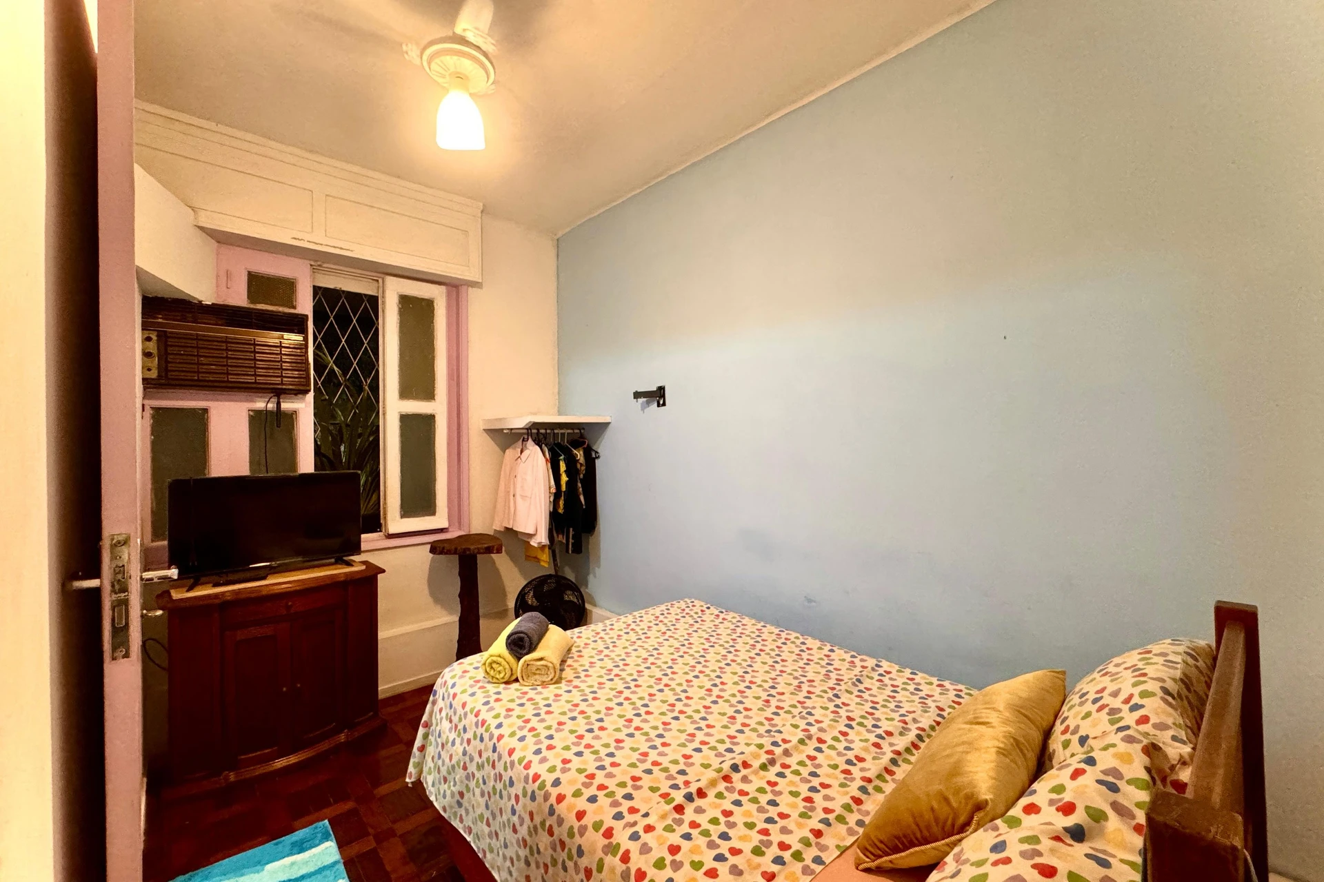 Furnished 1-bedroom apartment with a gas stove — photo 12
