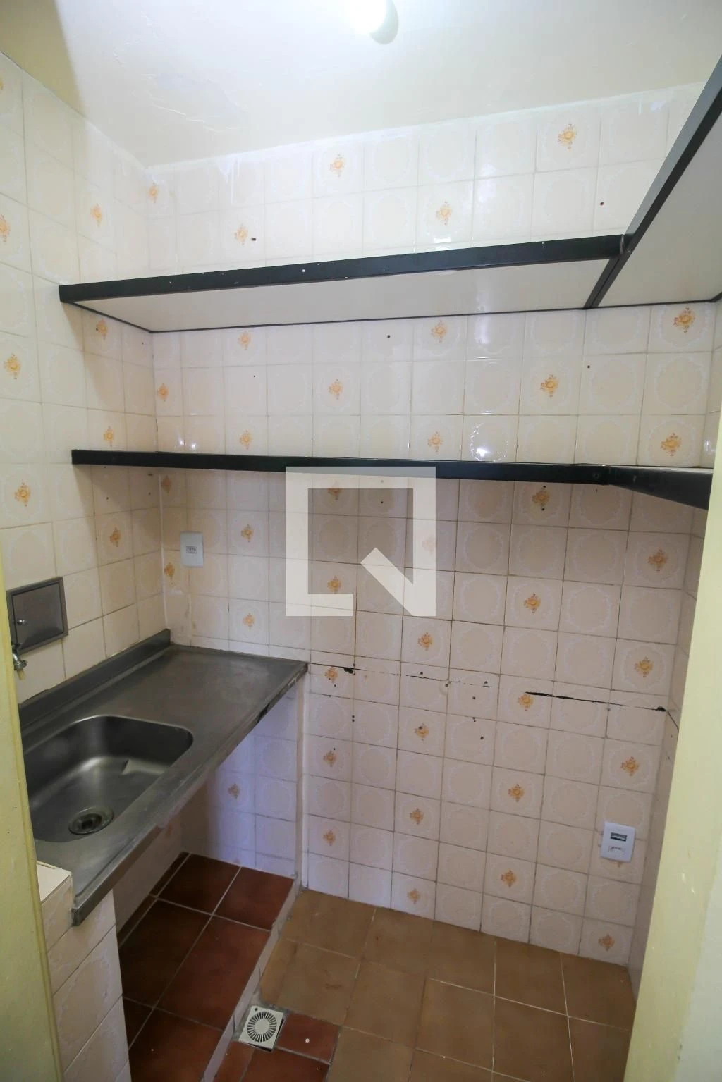 Unfurnished studio with a kitchenette and 1 bedroom — photo 6