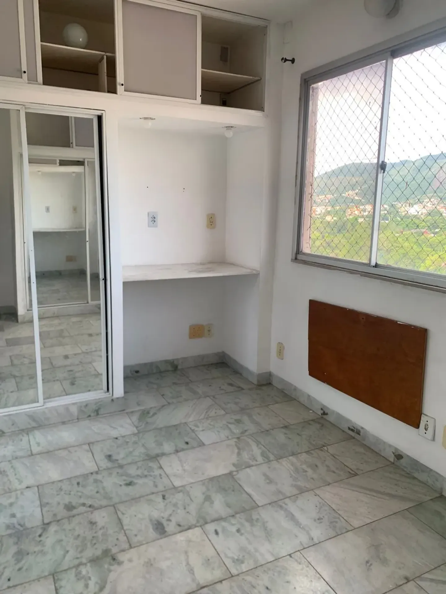 Apartment on the 11th floor with a mountain view — photo 3