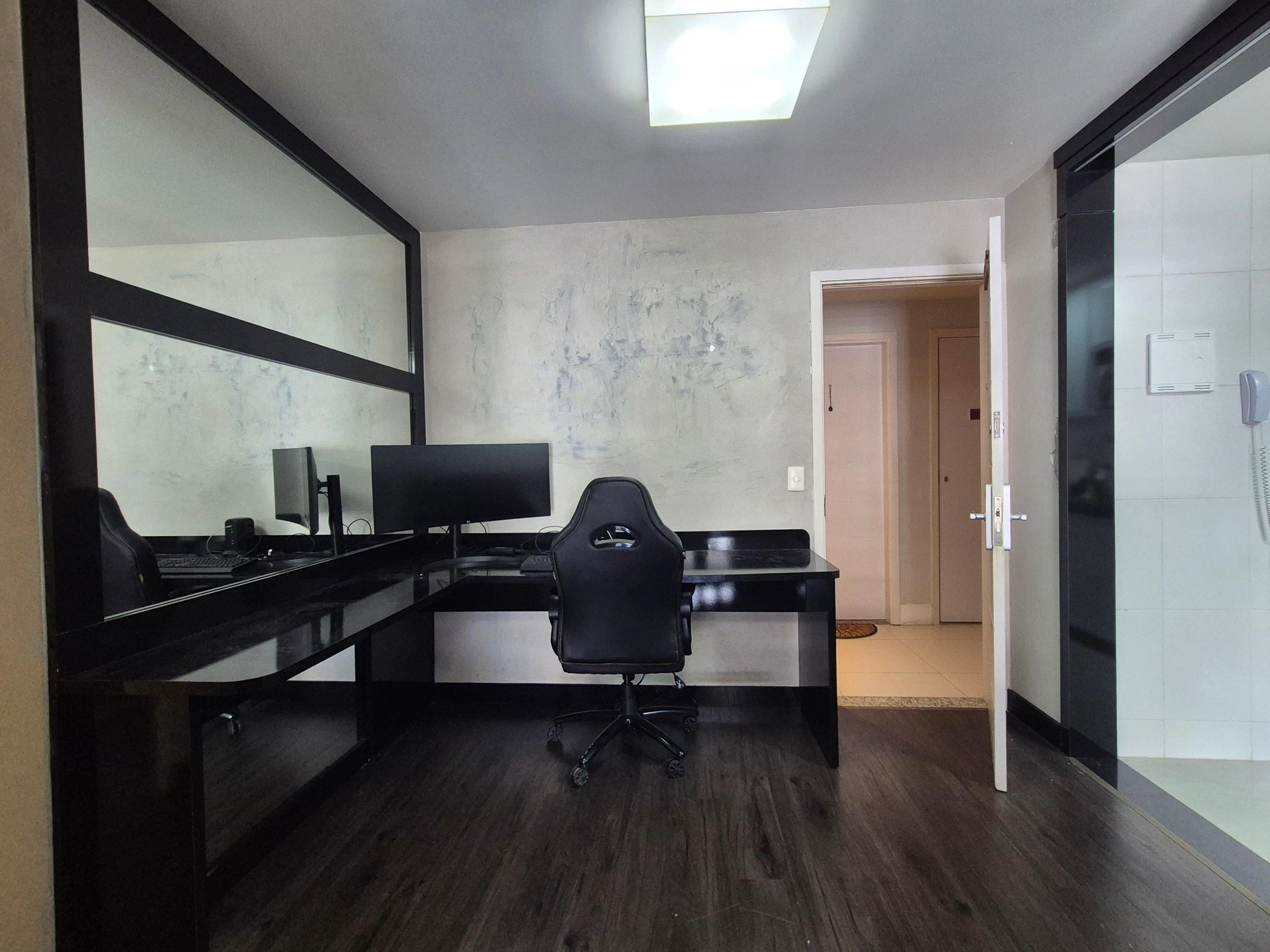 2-bedroom apartment in a building with a sauna — photo 9