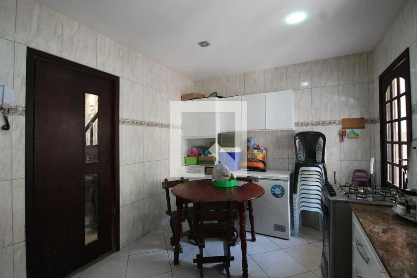 Furnished 140 m² house with 3 bedrooms and 3 bathrooms — photo 14