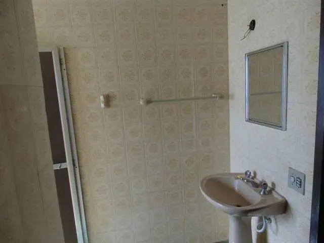 Apartment with a closed-off kitchen and 3 bedrooms — photo 13