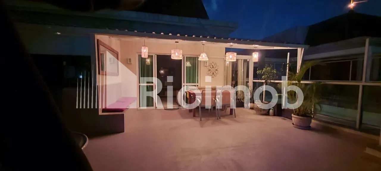 Furnished 3-bedroom duplex with 4 bathrooms and a home office — photo 18