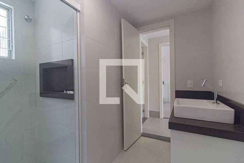 Unfurnished apartment with a private garden and 3 bedrooms — photo 20