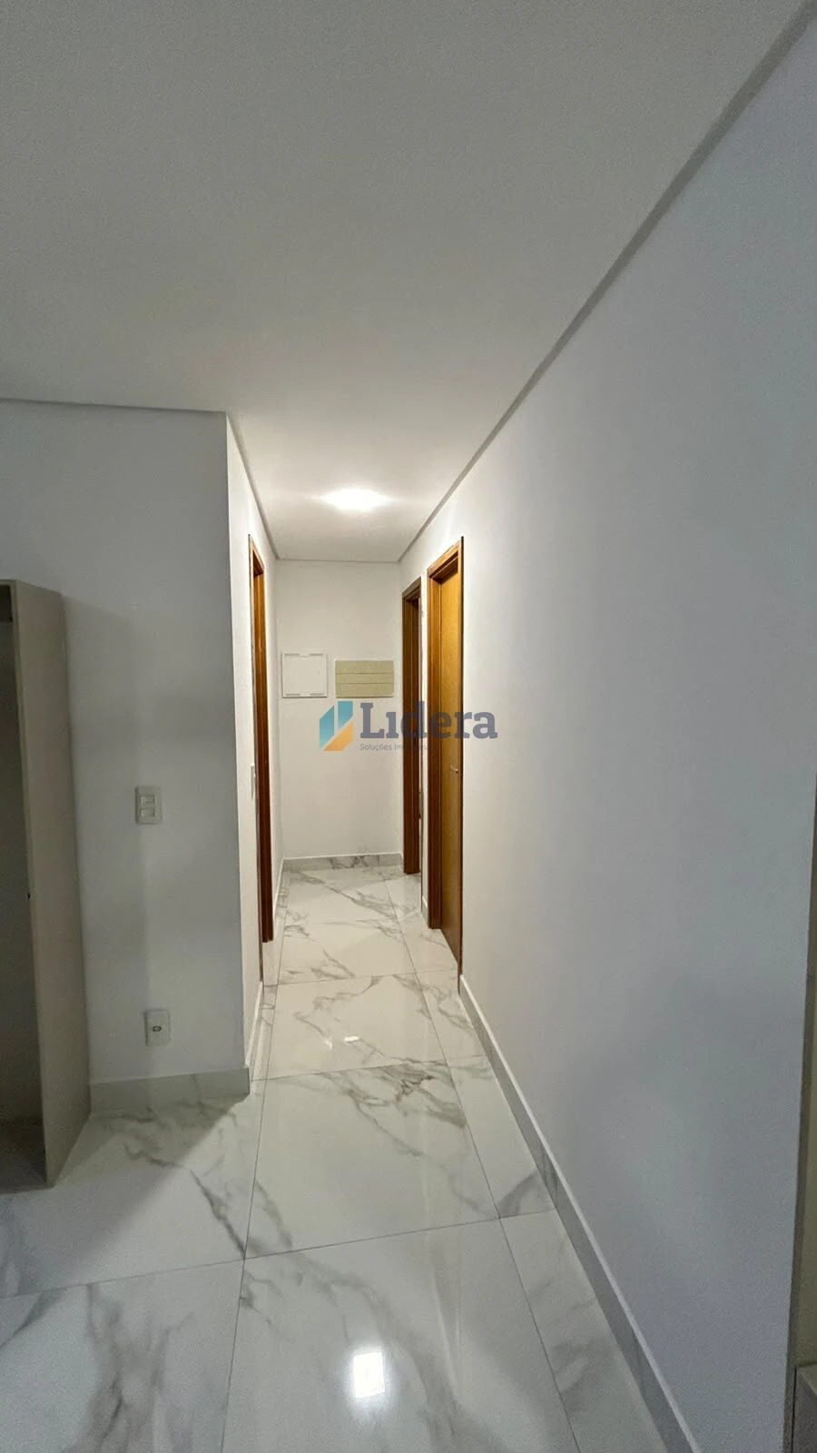 3-bedroom apartment in a building with a gym — photo 10