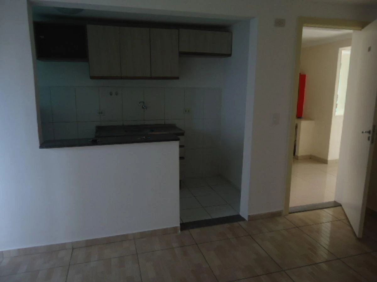 3-bedroom apartment in a building with a gym — photo 3