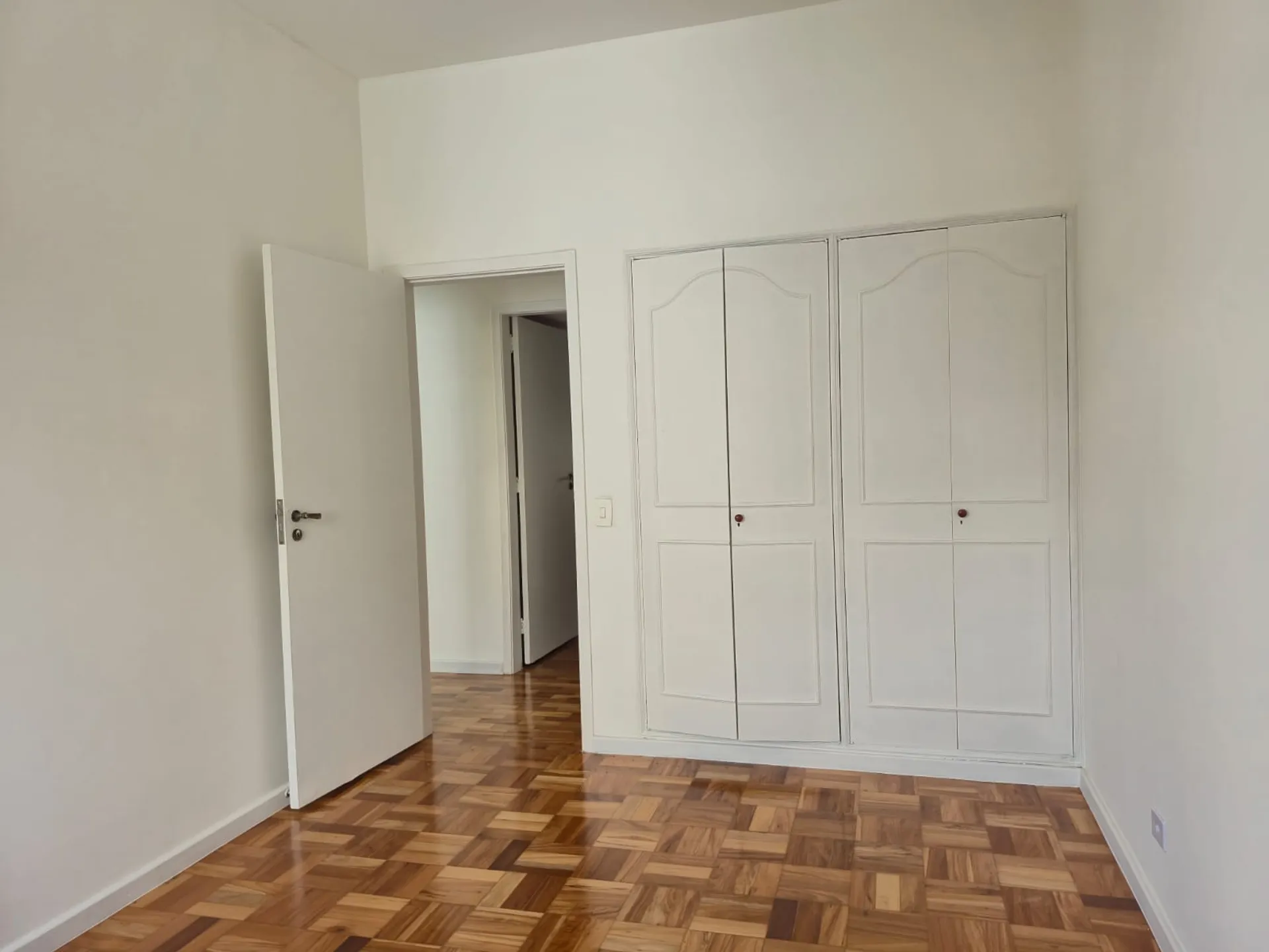 3-bedroom apartment with 3 bathrooms and city views — photo 21