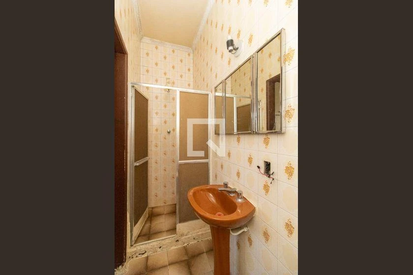 244 m² apartment with 4 bedrooms, balcony and terrace — photo 48