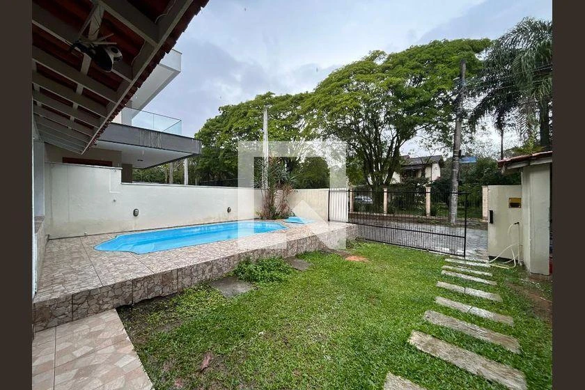 2-bedroom house with a washing machine in Florianópolis — photo 3