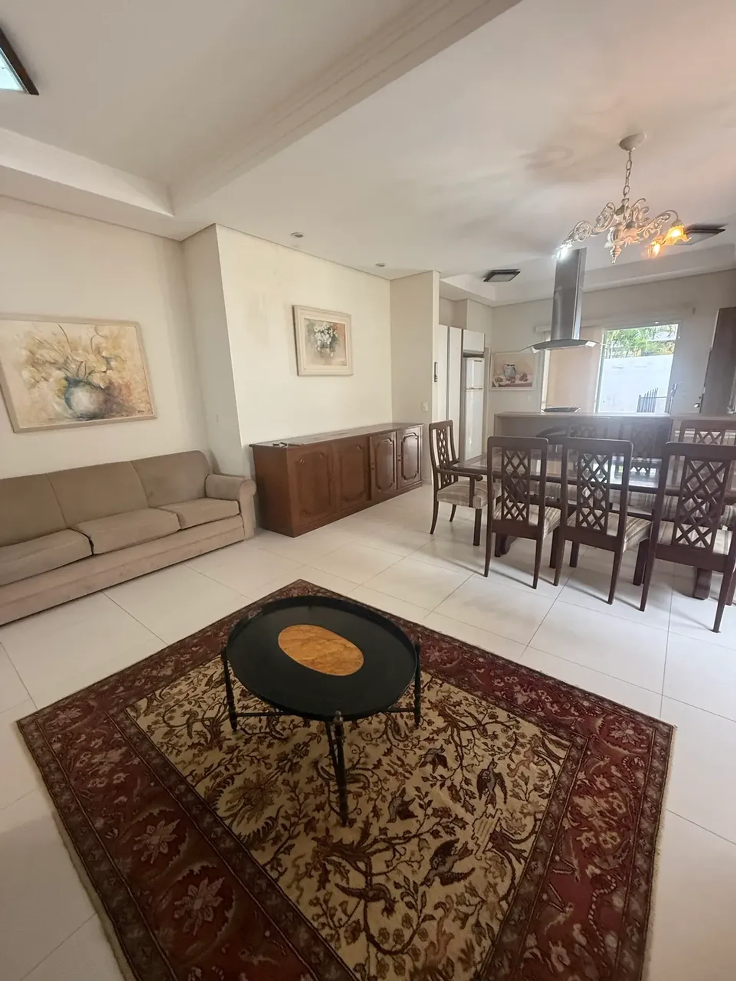 Furnished house with 450 m², 3 bedrooms and 4 bathrooms