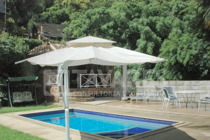 House with 5 bedrooms and a mountain-city view — photo 12