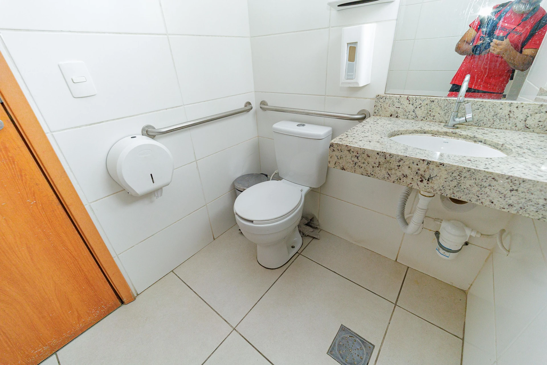 2-bedroom apartment in a building with a pool — photo 39