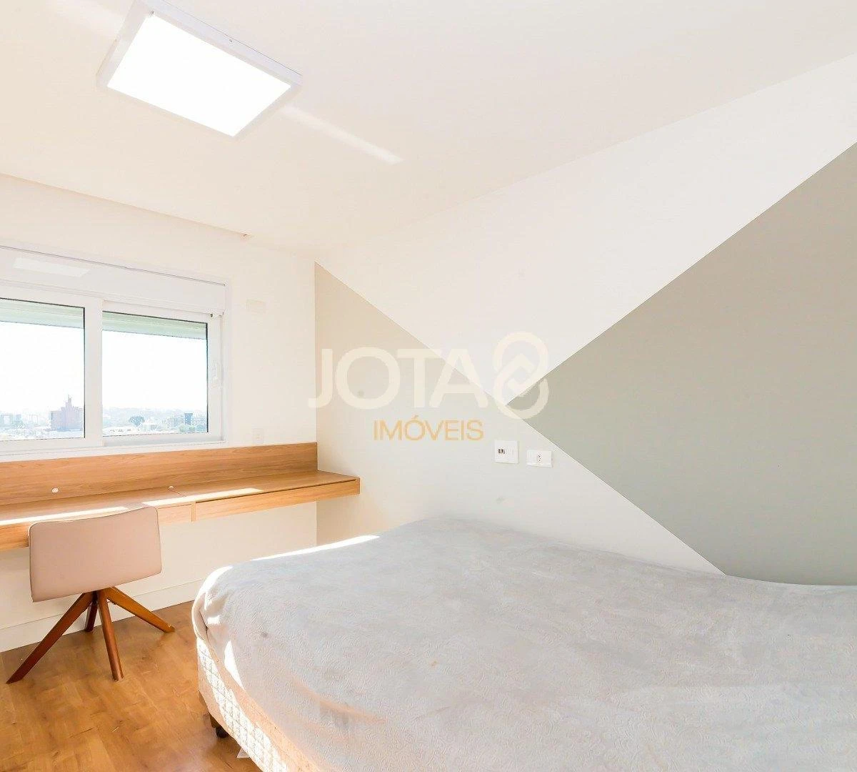 Furnished 155 m² apartment with 3 bedrooms and 1 en-suite — photo 14