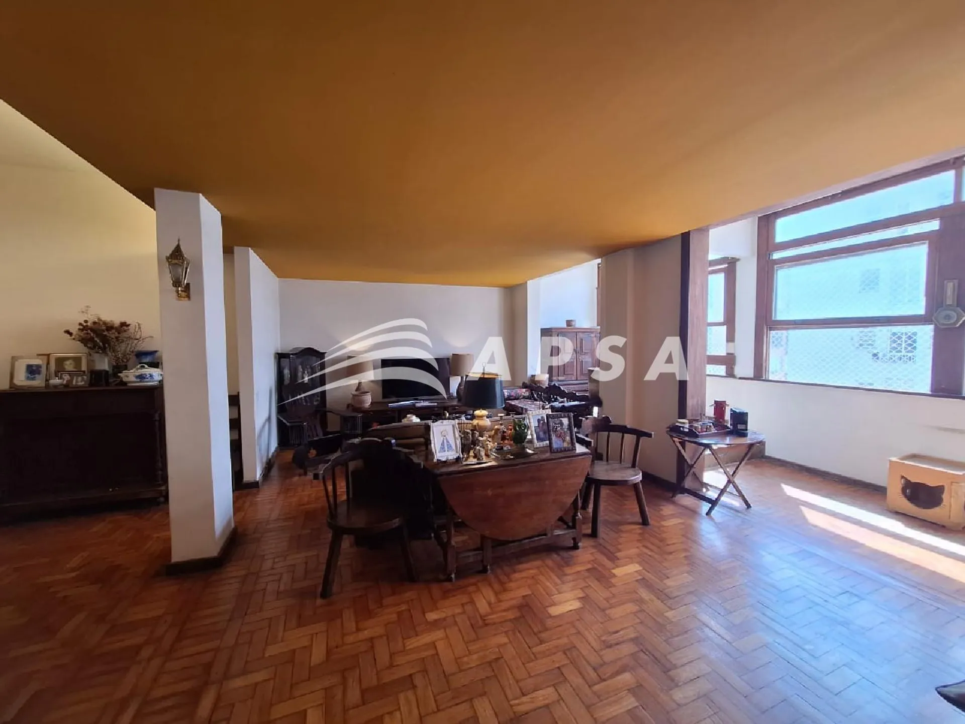 Furnished 210 m² apartment with 3 bedrooms and suite — photo 6