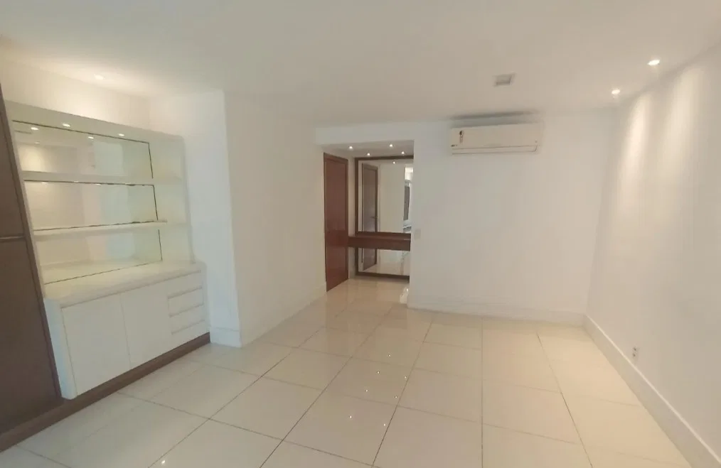 Apartment, 133 m², with a grill on the balcony — photo 28