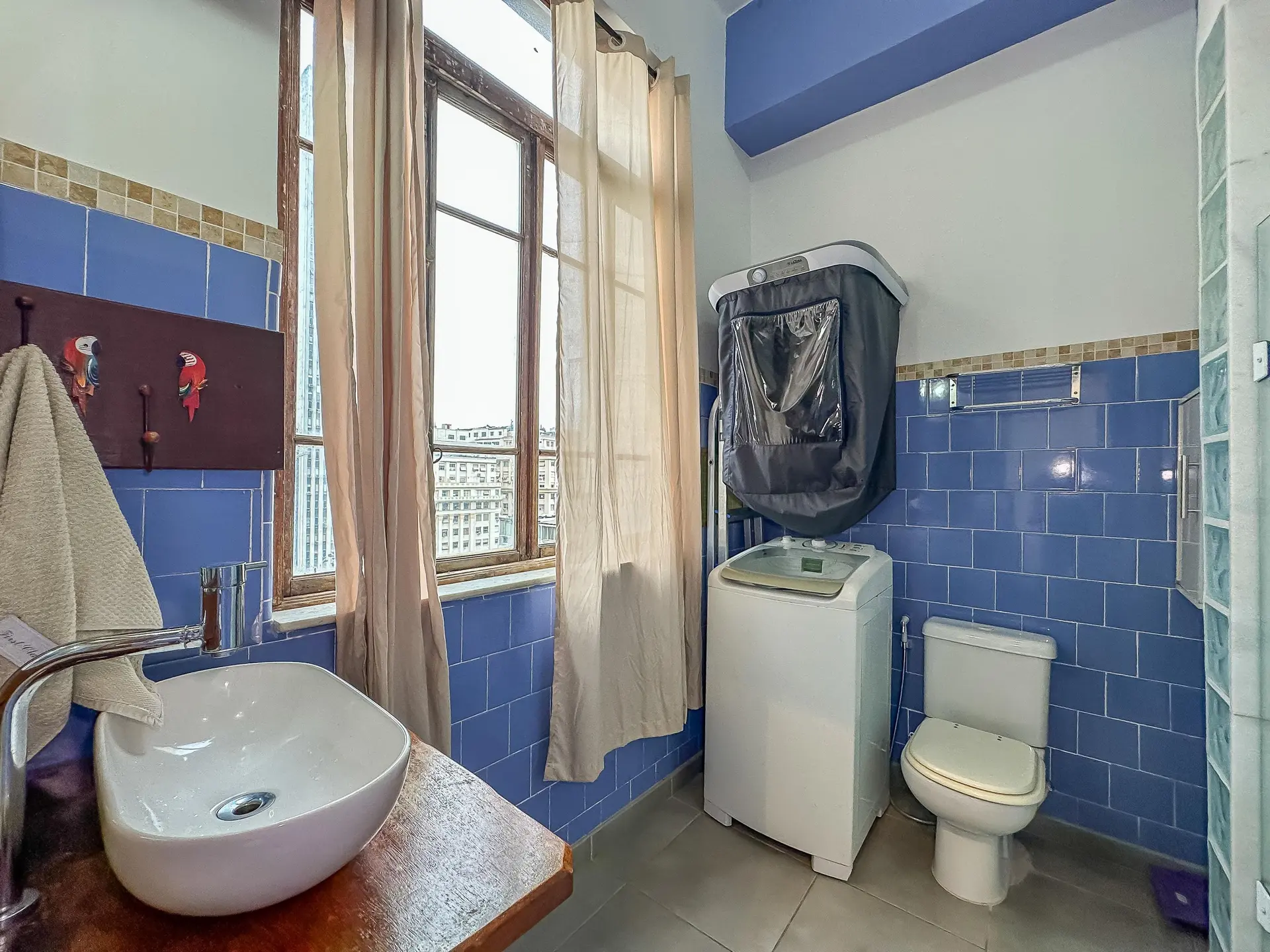 Furnished studio, 30 m², with floor-to-ceiling windows — photo 16